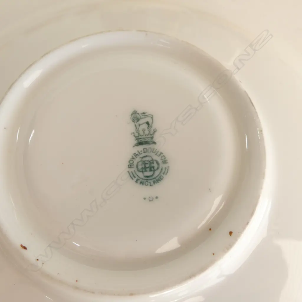 ROYAL DOULTON 3PC TEASET & 7 CSPS COACHING PAT Image 1++