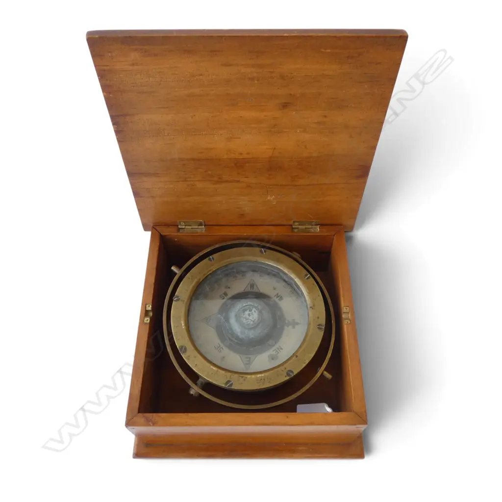 early 20thC BRASS CASED GIMBALLED SHIP'S COMPASS in kauri box the lid inlaid w 2 flags NZ & GB 210 x 210 x 100mm Image 1++