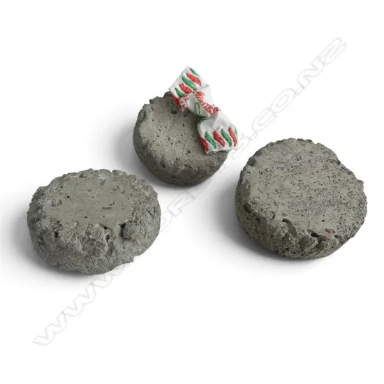 JAY HUTCHINSON 'SCREWED UP MNITIES WRAPPER & 3 CIRCULAR PIECES OF CONCRETE' 60mm dia EX MASTERWORKS GALLERY