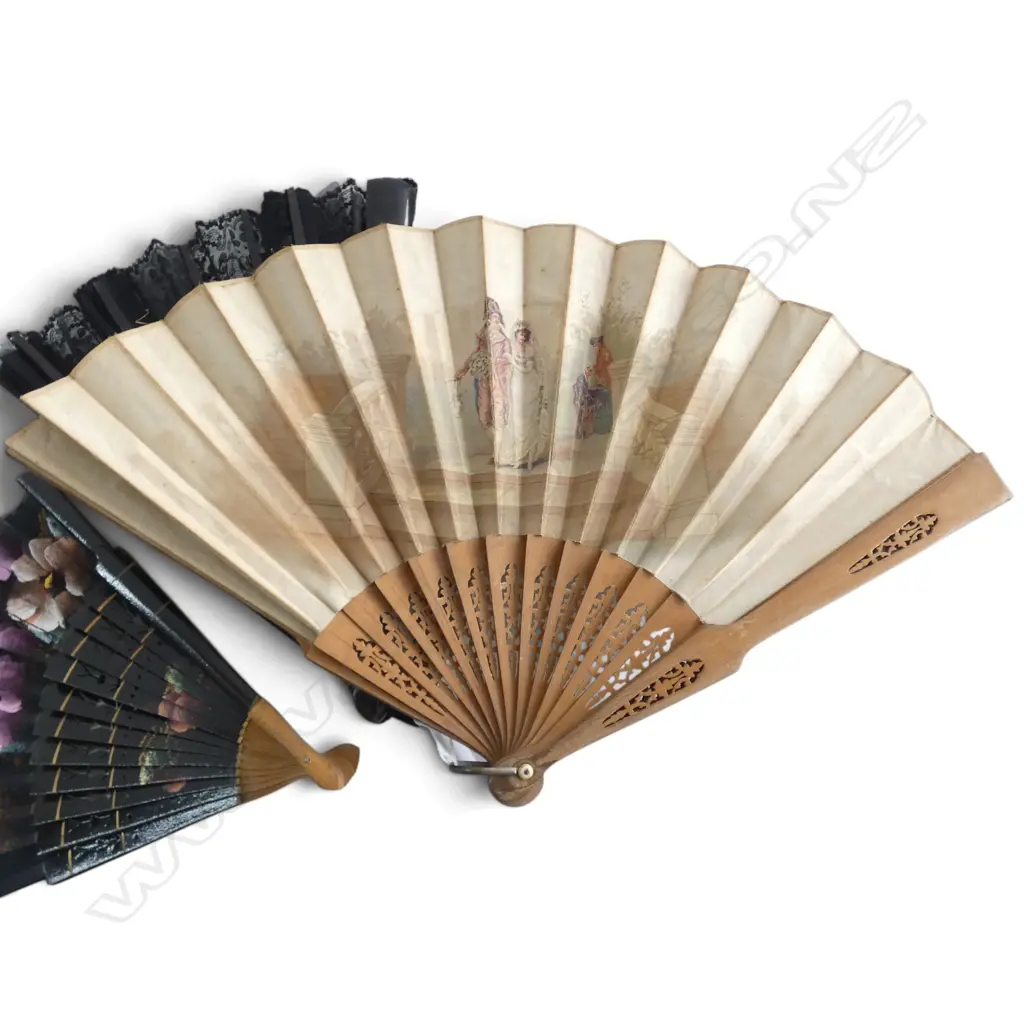 4 ANTIQUE FANS Image 1++