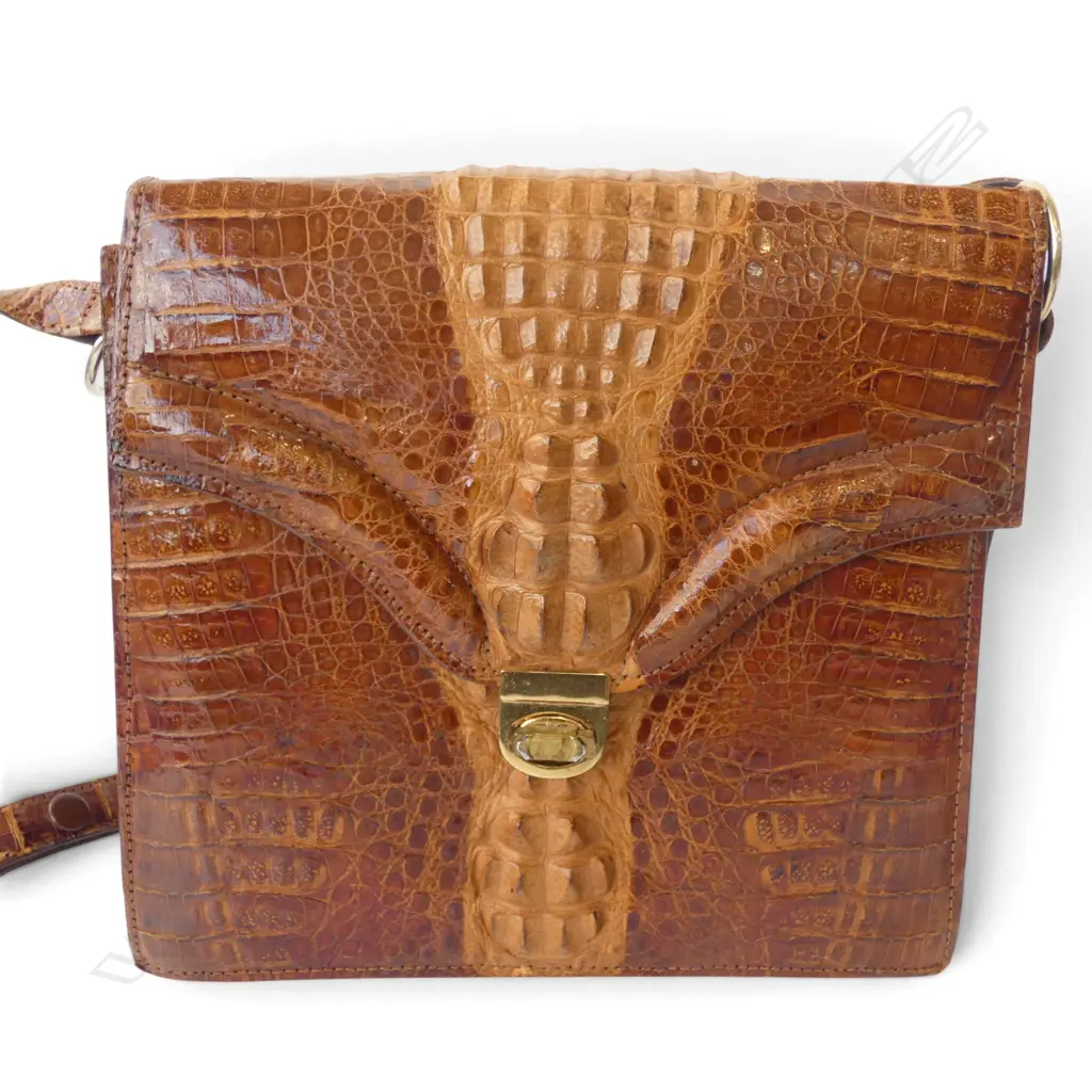 4 HAND BAGS W.305mm Image 1++
