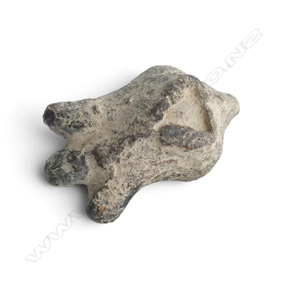 REPUTEDLY PRE 16thC ROMAN CERAMIC OIL LAMP, H.100x60mm Image 1++