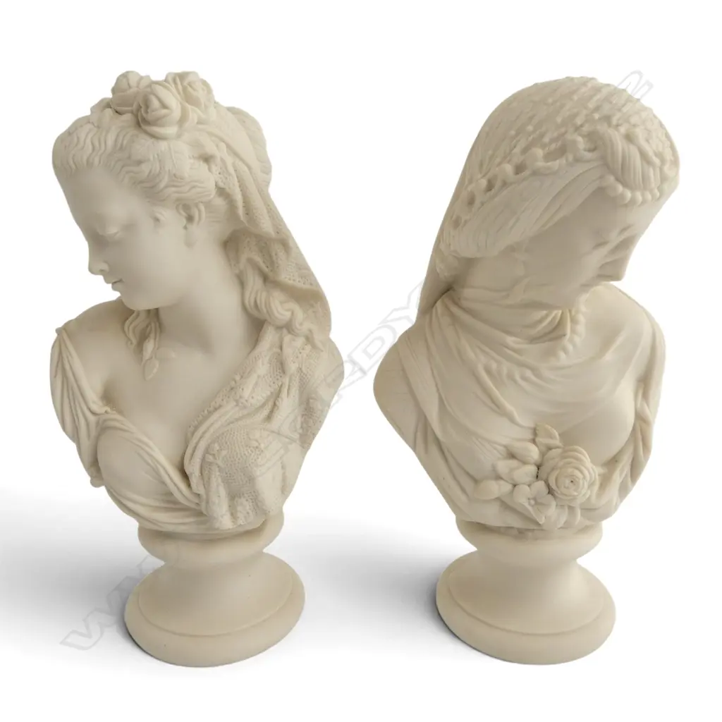 2 VINTAGE PORCELAIN BUSTS H.260mm Image 1++
