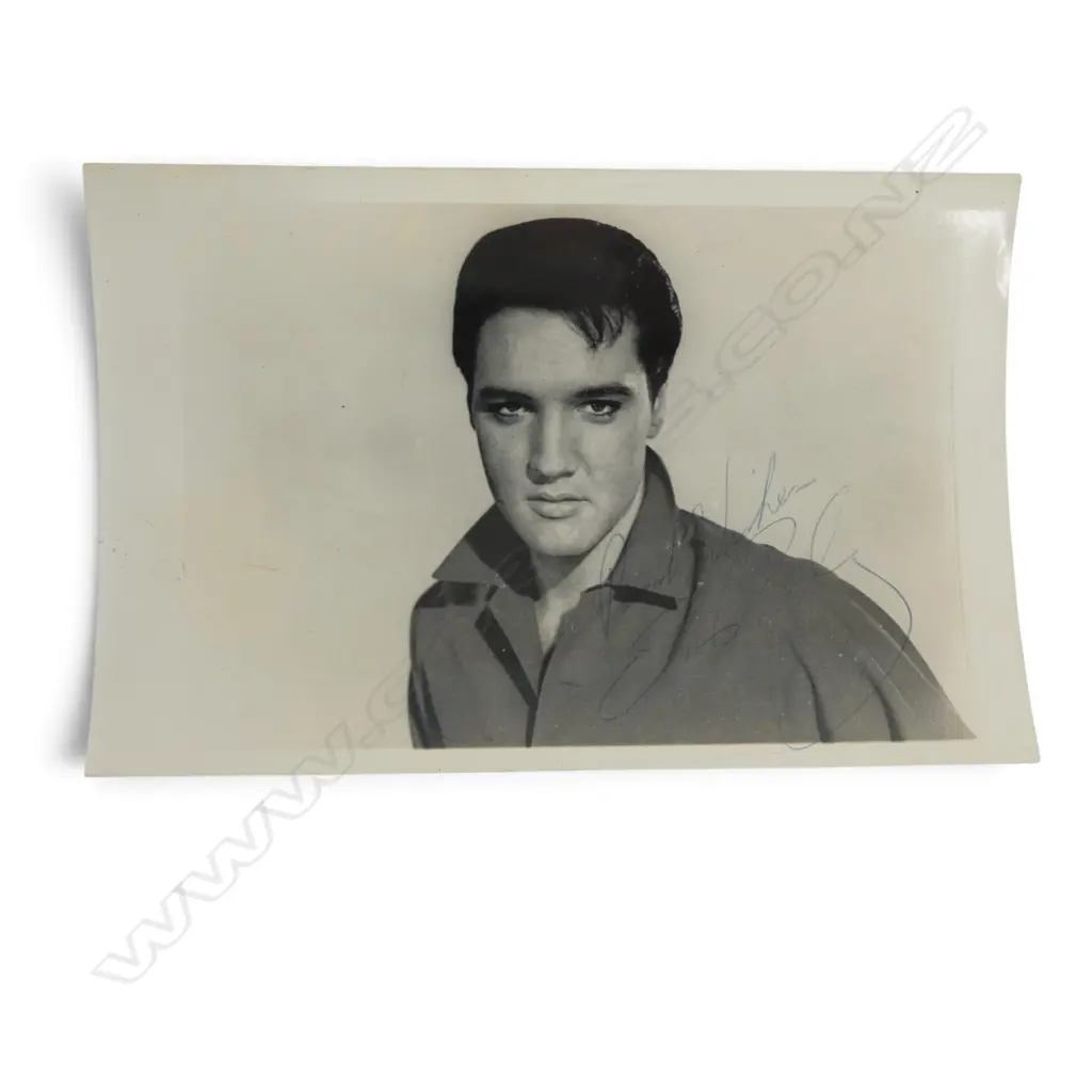 6 PHOTOS OF ELVIS, 2 SIGNED 90x135mm Image 1++