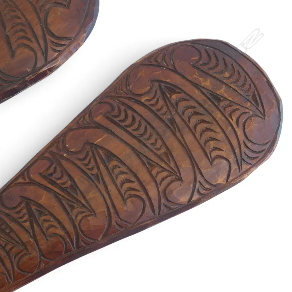 PR CARVED WOODEN MAORI PATU L.425mm Image 1++