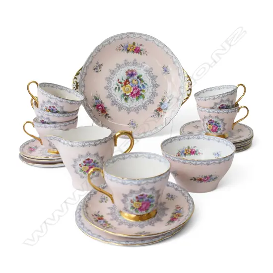 SHELLEY TEA SET; 6 CUPS, 4 SAUCERS, 6 PLATES, CAKE PLATE, MILK JUG & SUGAR BOWL