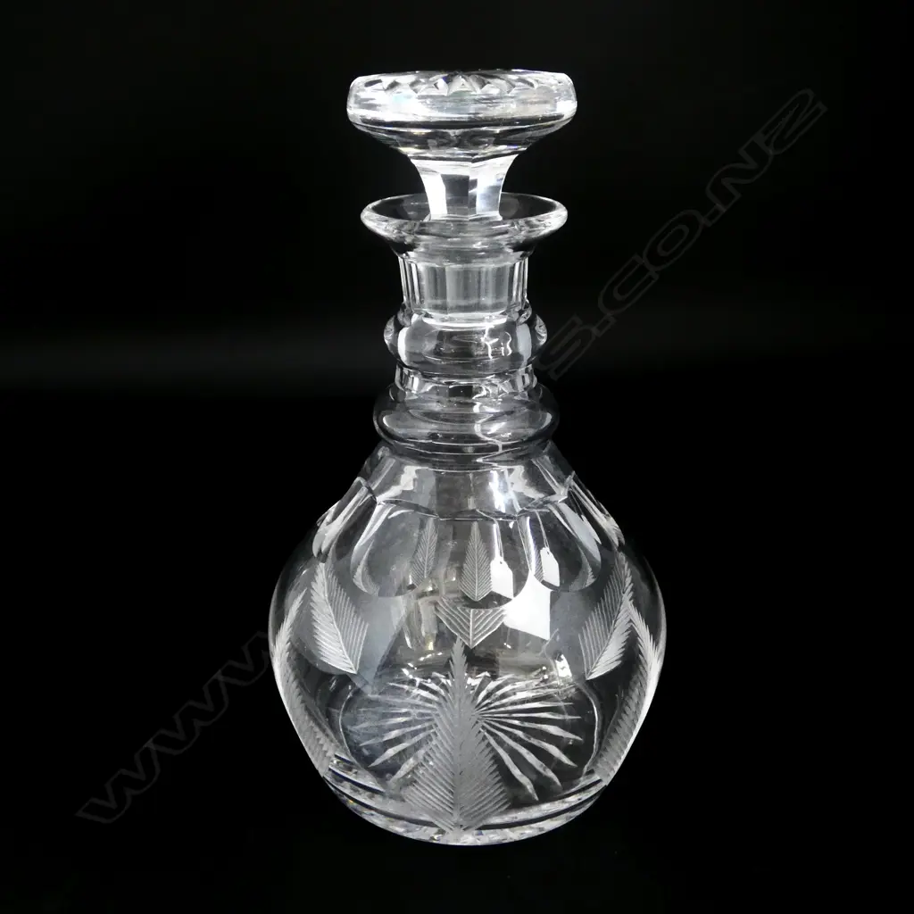 EARLY TO MID 20thC STUART CUT CRYSTAL MALLET BODIED DECANTER H.230mm Image 1++