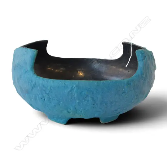 N.Z. STUDIO POTTERY BOWL Dia.310mm