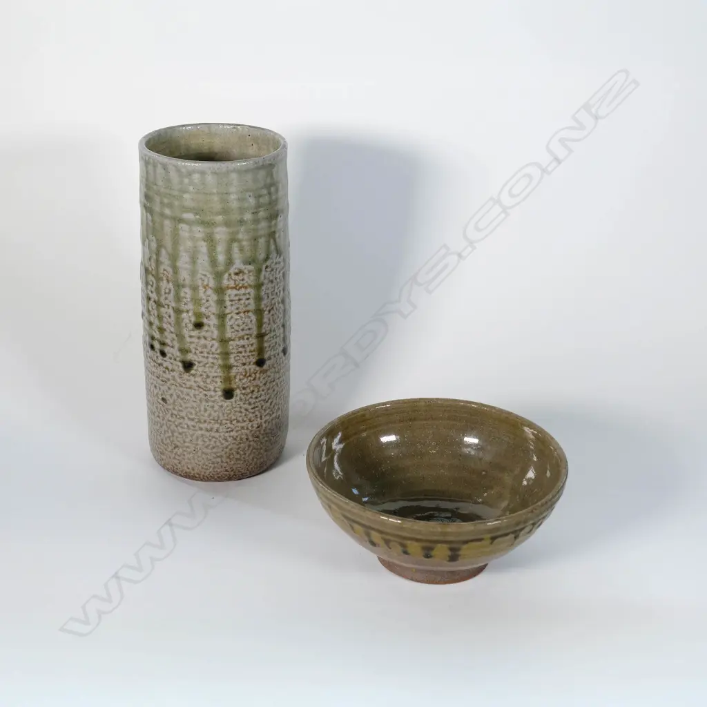 Paul Melser (b. 1947) - Brushpot & cereal bowl (A/F) Image 1++