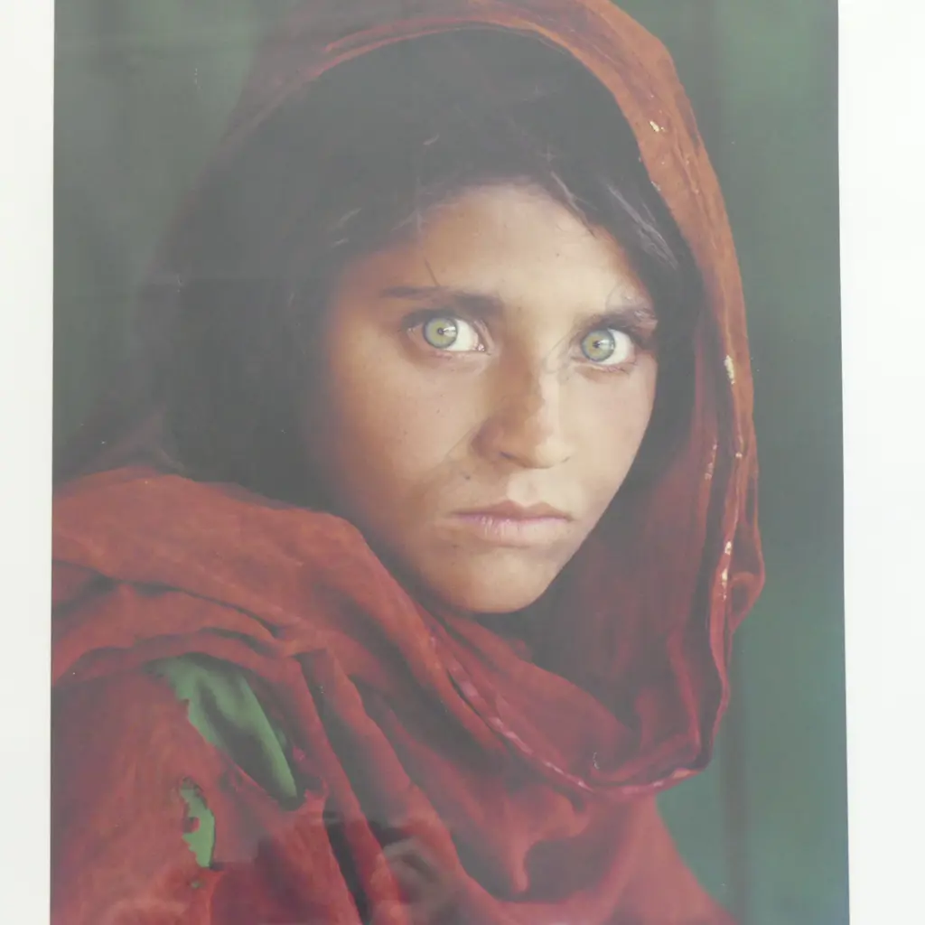 STEVE MCCURRY, AFGHAN GIRL, 1984 POSTER PRINT, EDITIONED 256/950, 600x485mm Image 1++