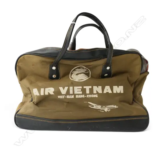 VIETNAM WAR ERA AIR VIETNAM BAG W.400mm SOME WEAR