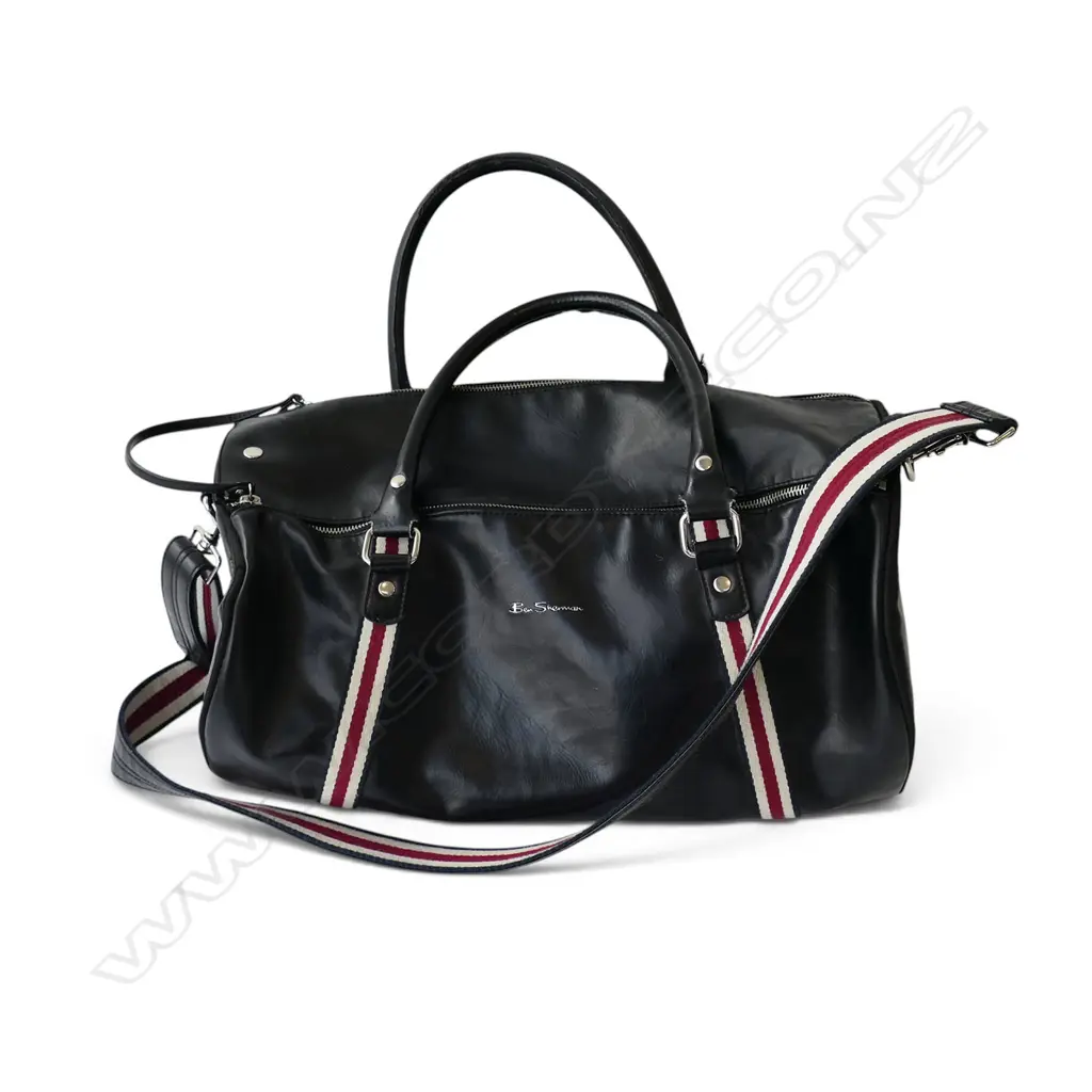 BEN SHERMAN RETRO STYLE BARREL BAG, 440 X 300MM Image 1++