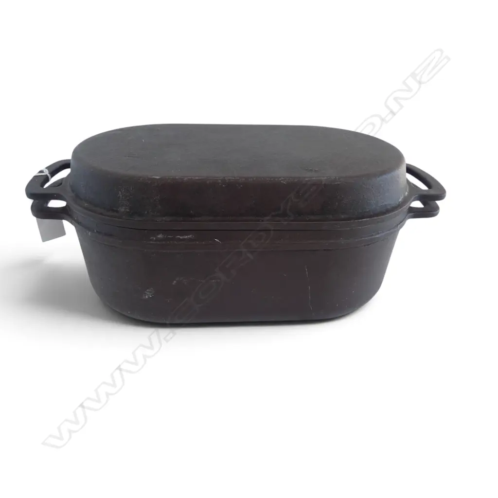 VINTAGE LAUFFER HEAVY CAST IRON DUTCH OVEN ENGLAND, L.380MM W.195MM Image 1++