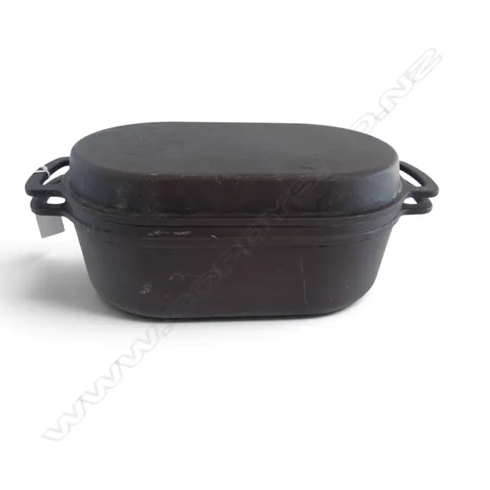 VINTAGE LAUFFER HEAVY CAST IRON DUTCH OVEN ENGLAND, L.380MM W.195MM