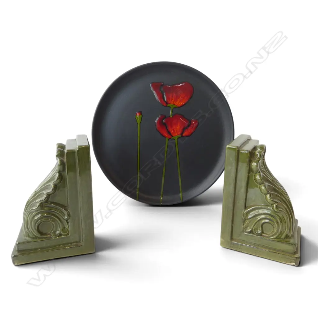 PR GREEN CERAMIC BOOKENDS H.215mm + MORRIS & JAMES PLATE 380mm dia Image 1++