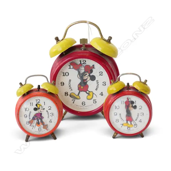 3 VINTAGE WALT DISNEY ALARM CLOCKS H.160mm