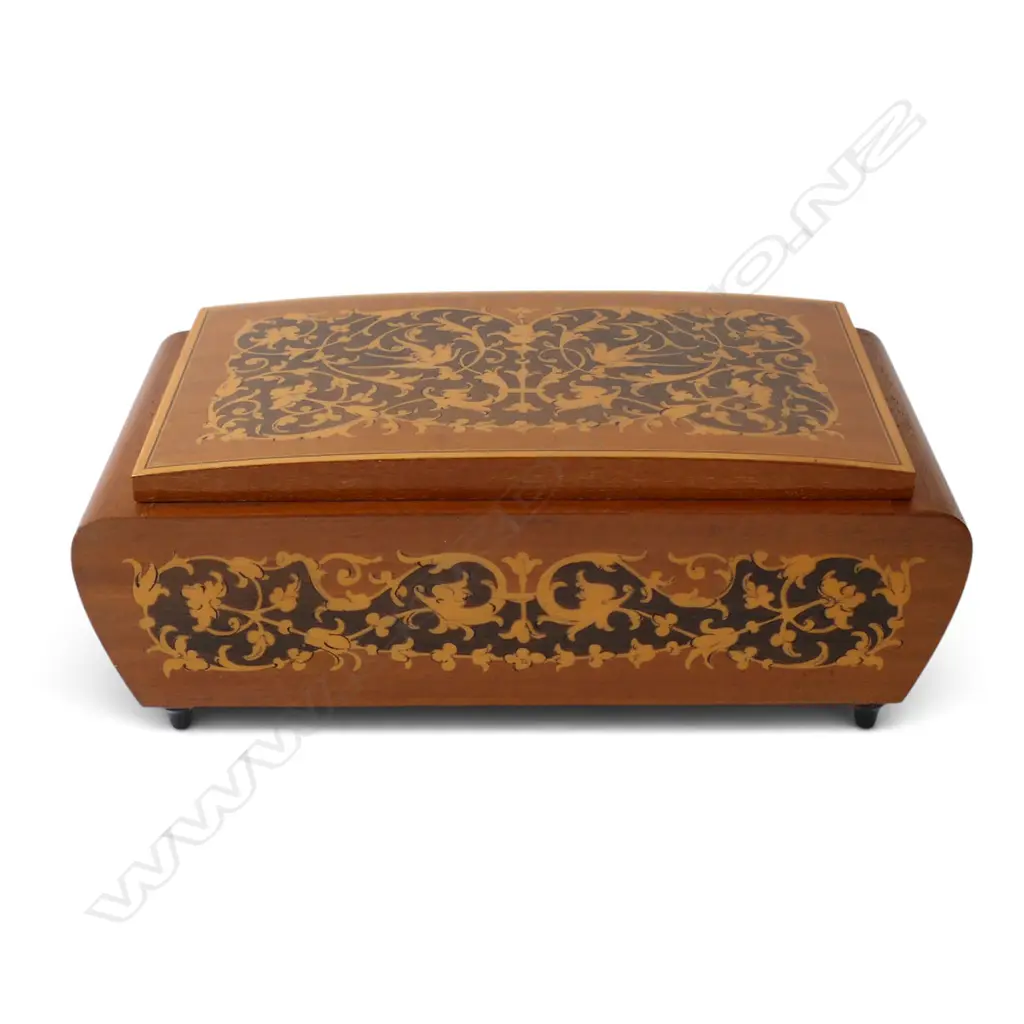 MUSICAL CIGARETTE BOX Image 1++