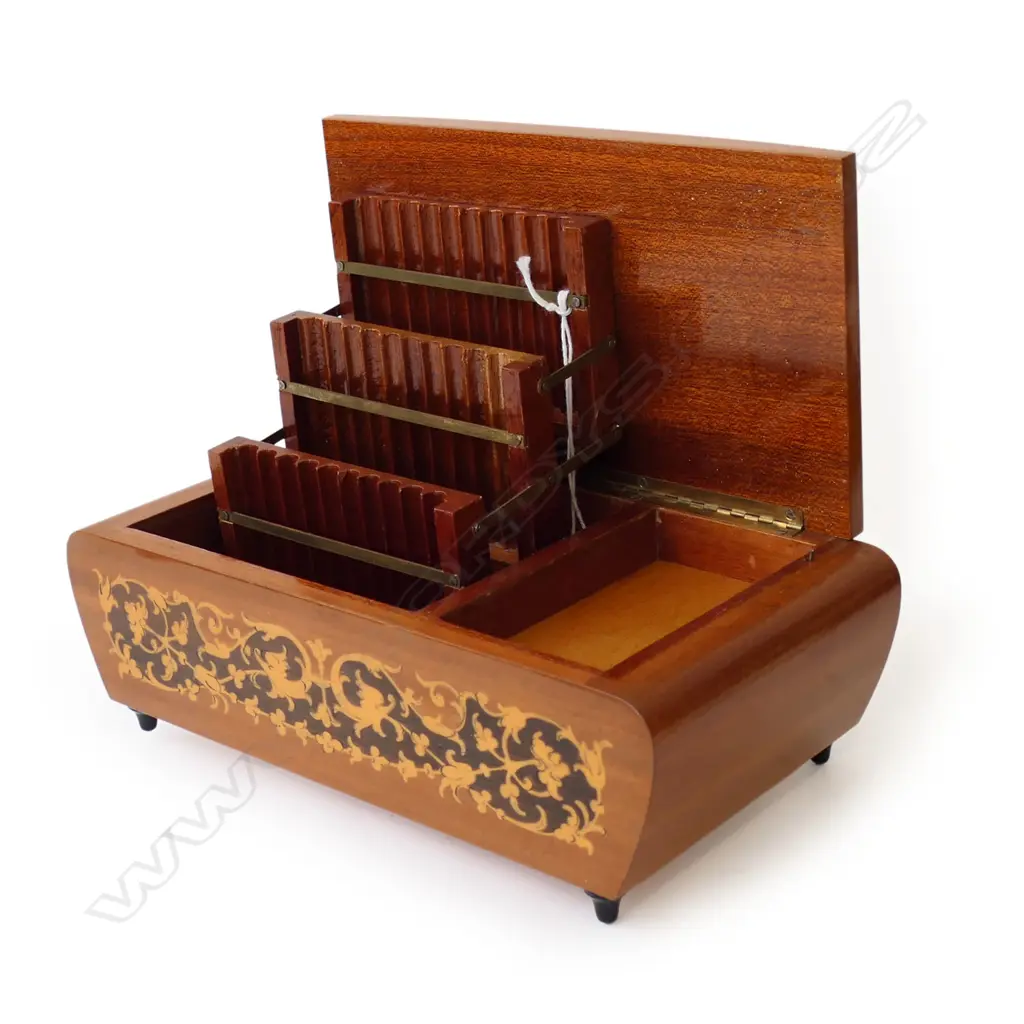 MUSICAL CIGARETTE BOX Image 1++