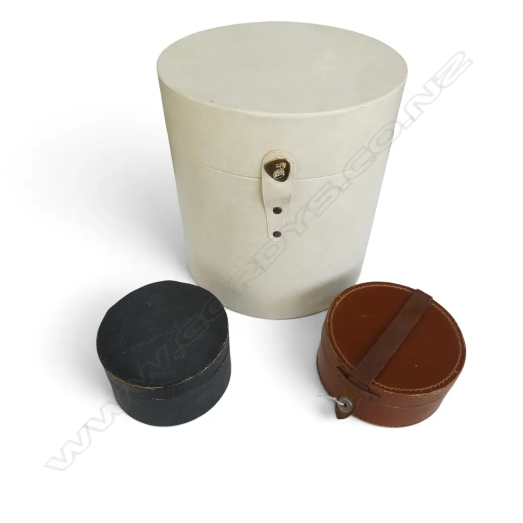 RETRO HAT BOX H.335mm, 2 COLLAR BOXES Image 1++