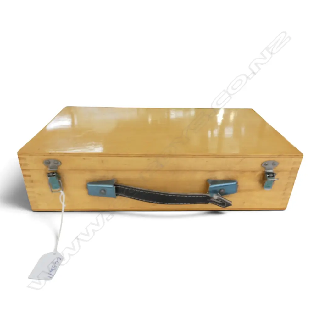 CASED BOULES SET Image 1++
