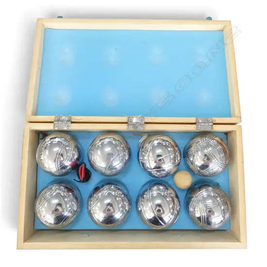 CASED BOULES SET