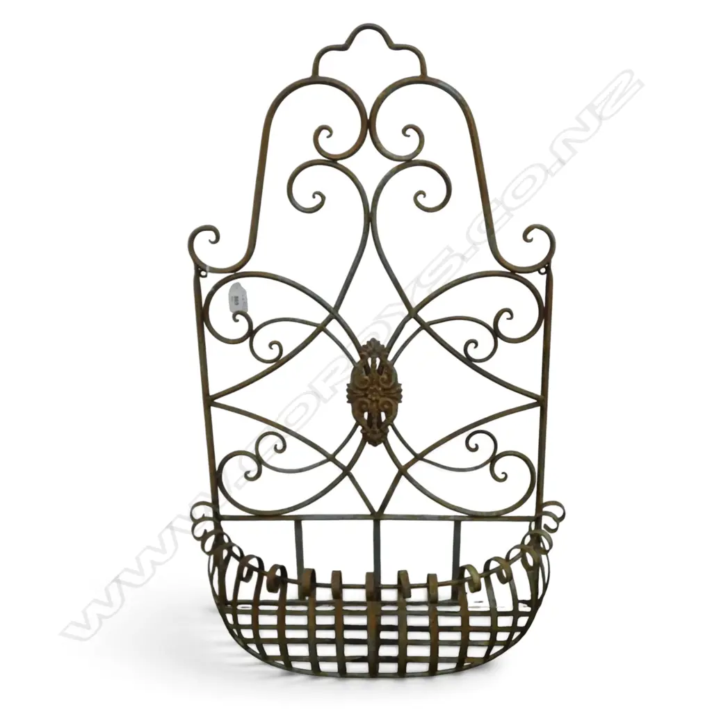 WROUGHT IRON METAL WALL PLANTER, H.820MM W.475MM D.170MM Image 1++