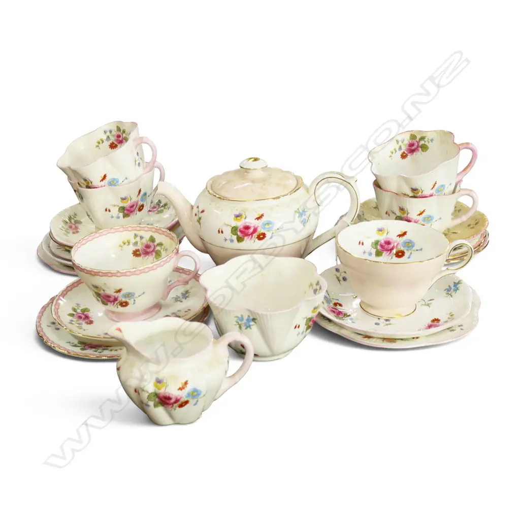 SHELLEY CHINA 3PC TEASET & 6CSPS PINK FLORAL PAT Image 1++