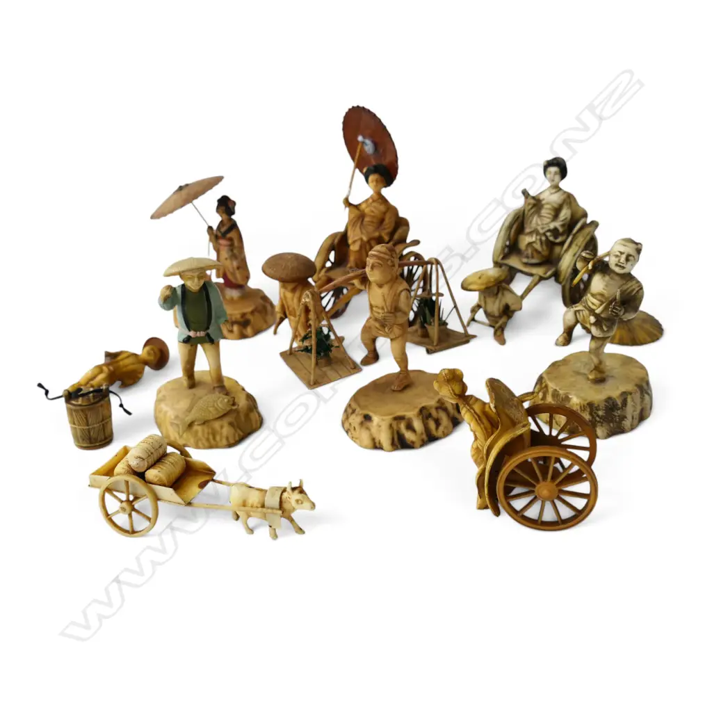 ASST. JAPANESE RESIN ORNAMENTS faults H.100mm Image 1++