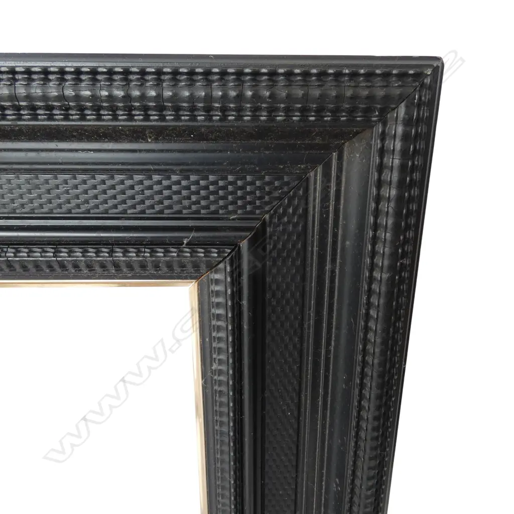 4 VINTAGE ART FRAMES Image 1++