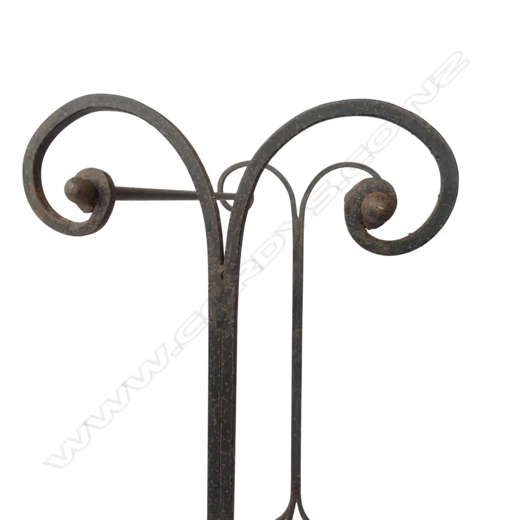 WROUGHT IRON TOWEL RAIL 520x300x860mm (RUSTY) Image 1++