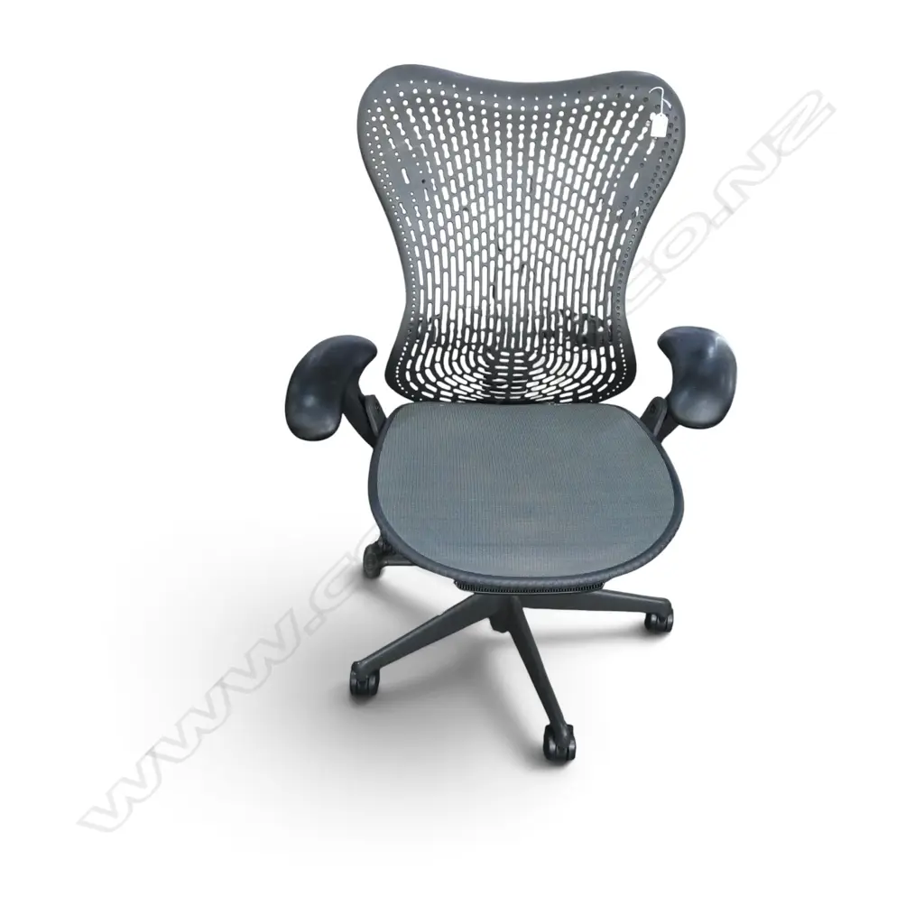 HERMAN MILLER MIRRA 1 BLACK ERGONOMIC OFFICE CHAIR label under seat Image 1++
