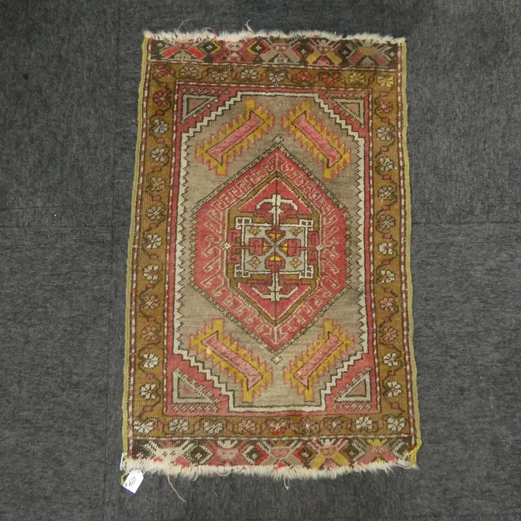 HAND KNOTTED ALL WOOL RUG 780x510mm Image 1++