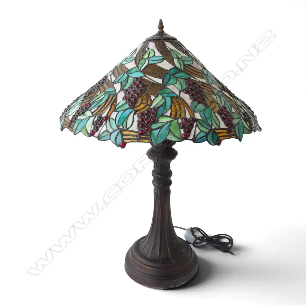 LG TIFFANY STYLE TABLE LAMP H.710mm 520mm dia Image 1++