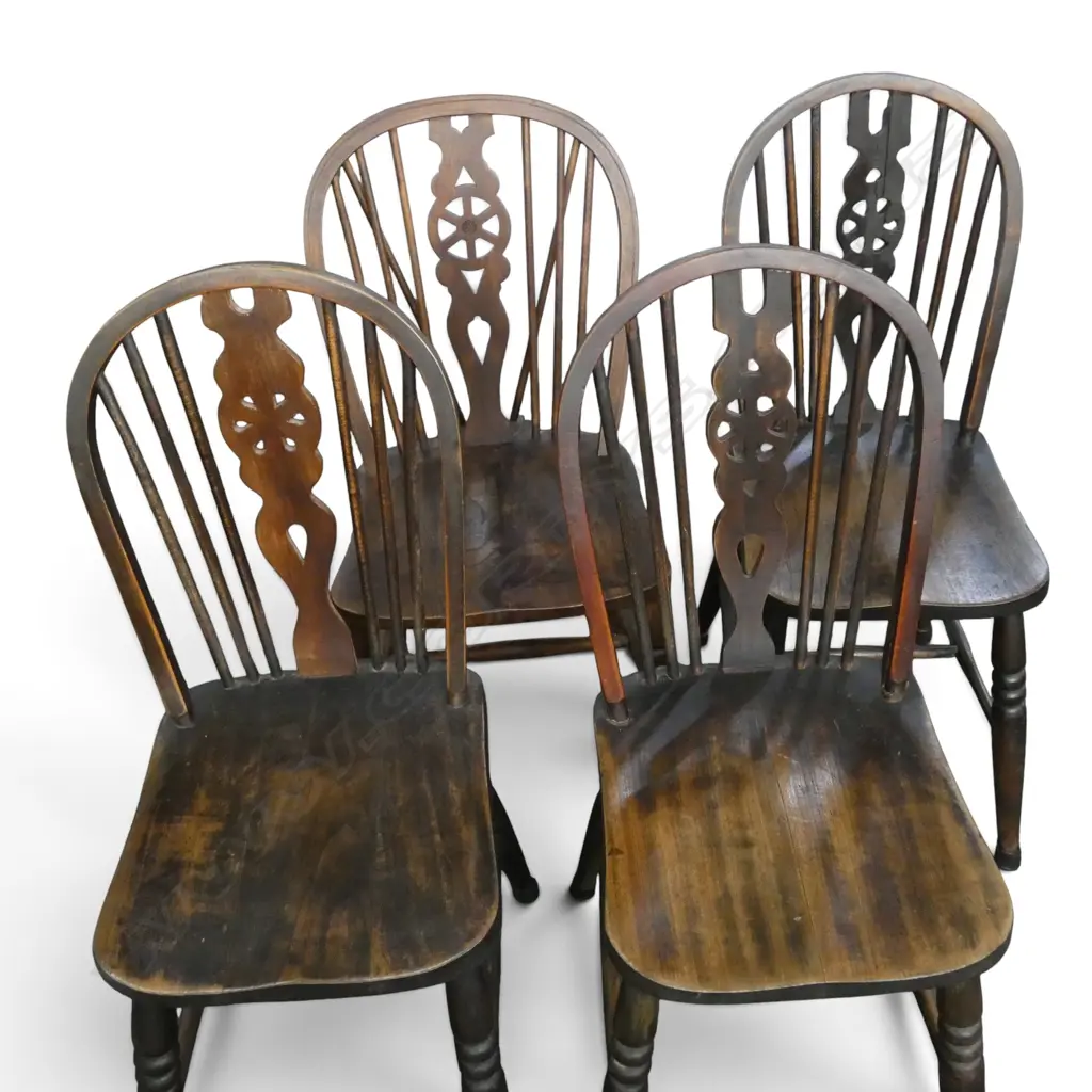 SET OF 4 OAK & ELM COUNTRY WHEEL BACK WINDSOR KITCHEN CHAIRS, ONE WITH REPAIRS, 900 X 350 X 40MM Image 1++