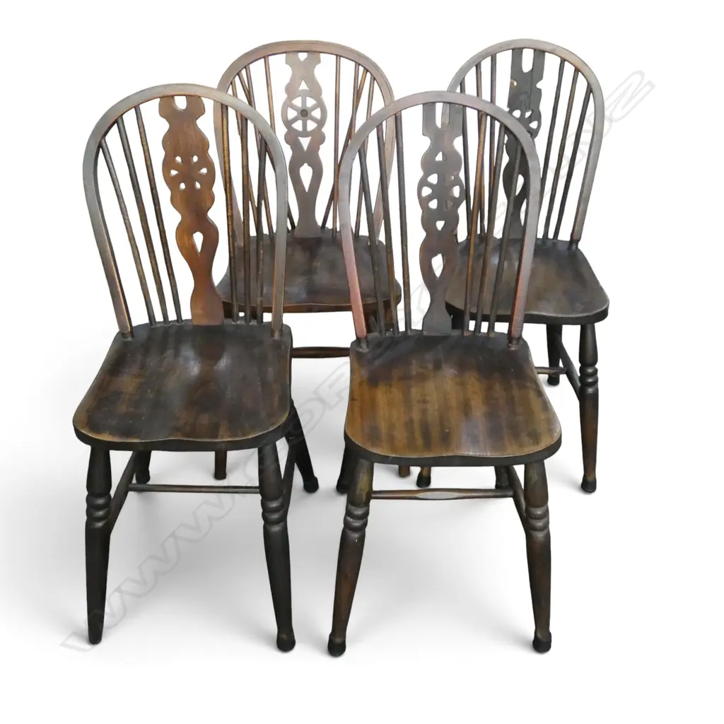 SET OF 4 OAK & ELM COUNTRY WHEEL BACK WINDSOR KITCHEN CHAIRS, ONE WITH REPAIRS, 900 X 350 X 40MM Image 1++