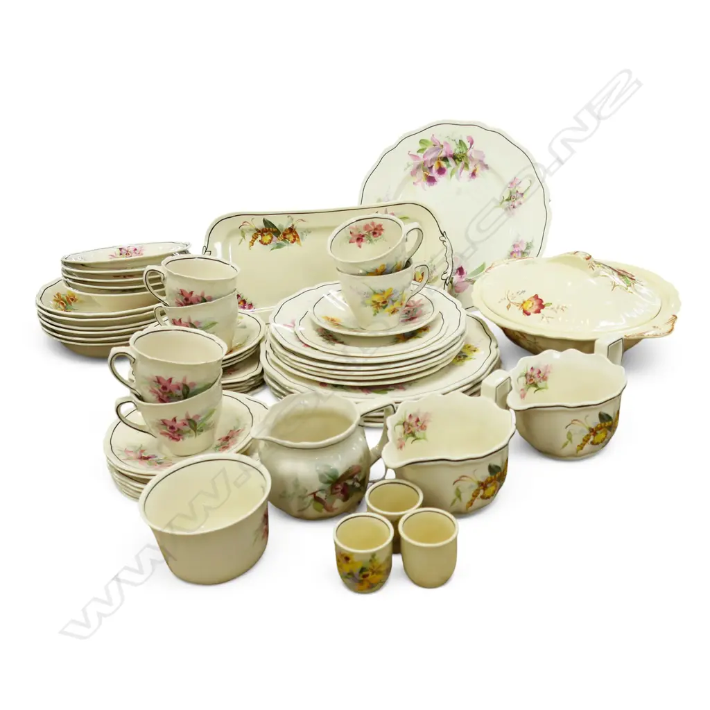 ROYAL DOULTON 'ORCHIDS' PATTERN 6 PLACE PART DINNER SERVICE + 2 MEAKIN TUREENS Image 1++
