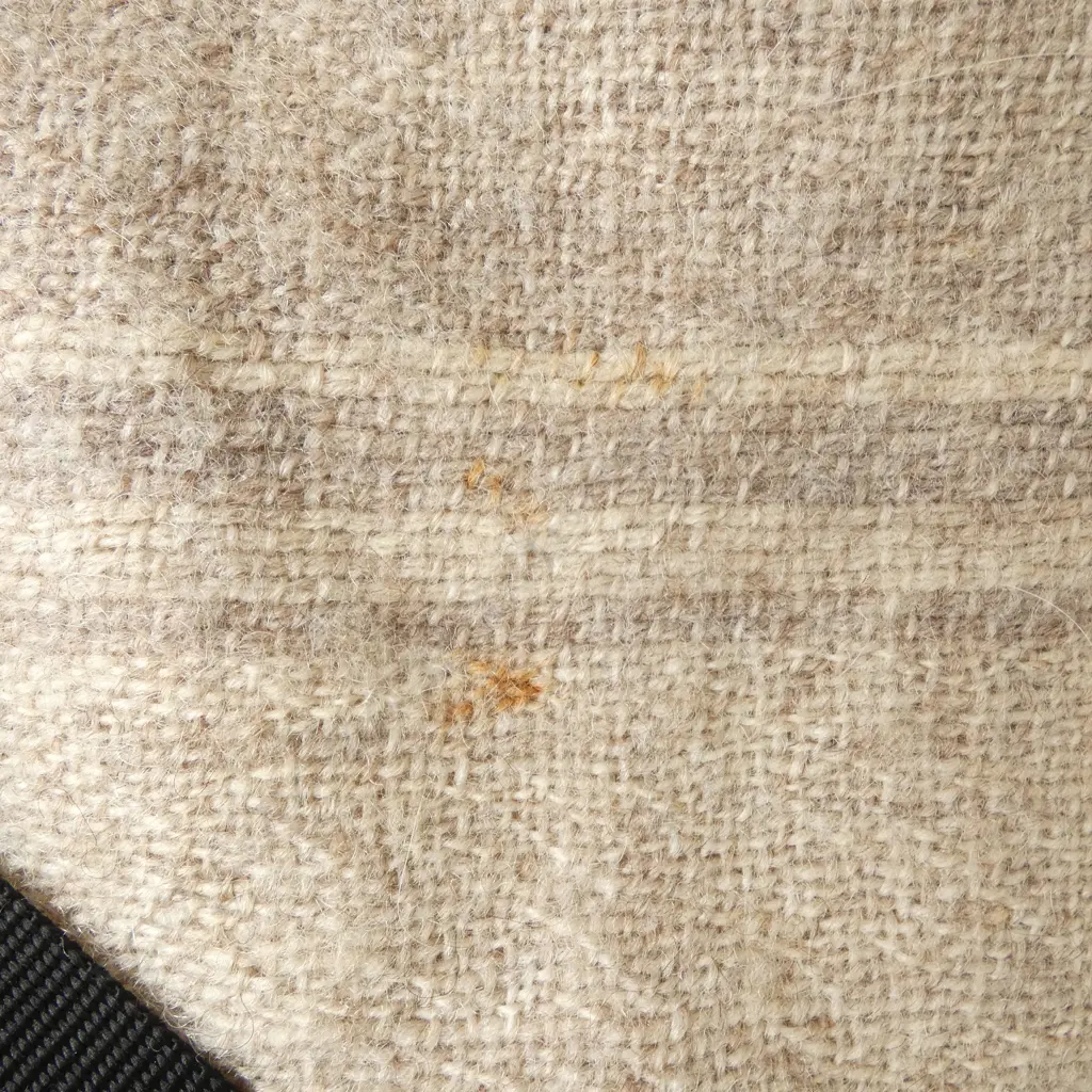 2 X CUSHIONS, ONE WITH WHITE SHEEPSKIN & A WOOLEN KNEE RUG ( SOME MARKS) Image 1++