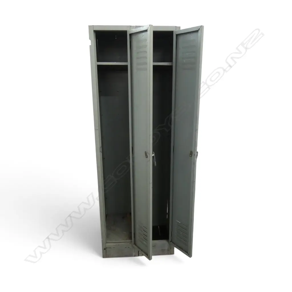2 METAL LOCKERS 620x490x1810mm Image 1++