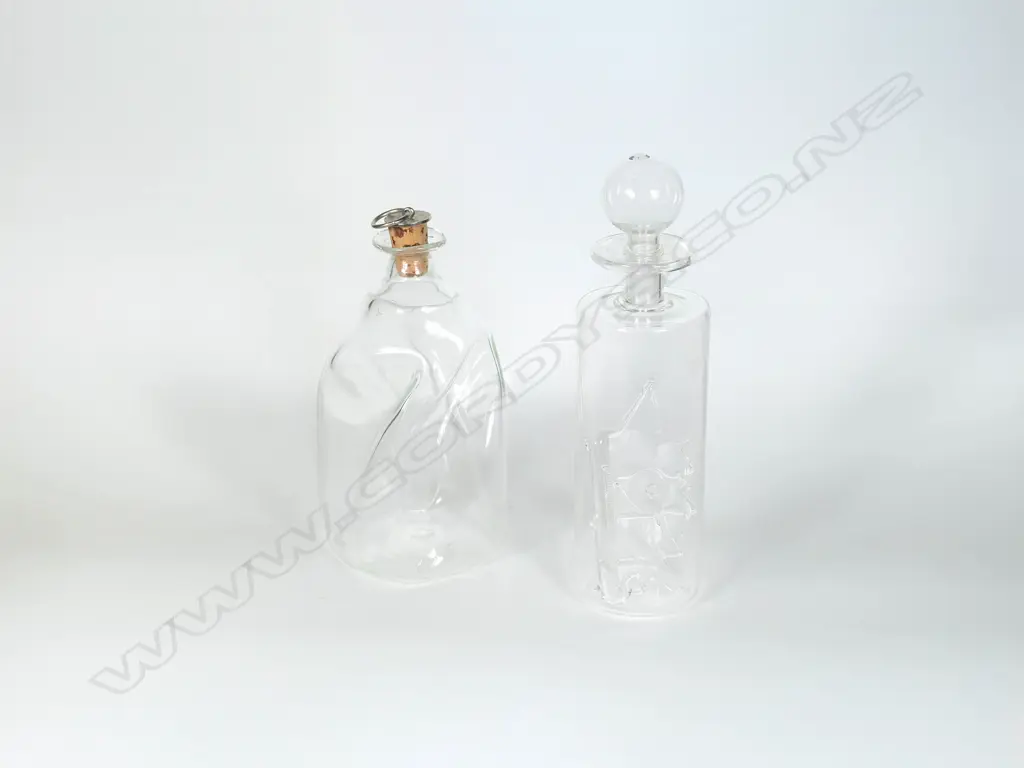 Ola & Marie Höglund - Art Glass 'Twist' Bottle h. 160mm Image 1++