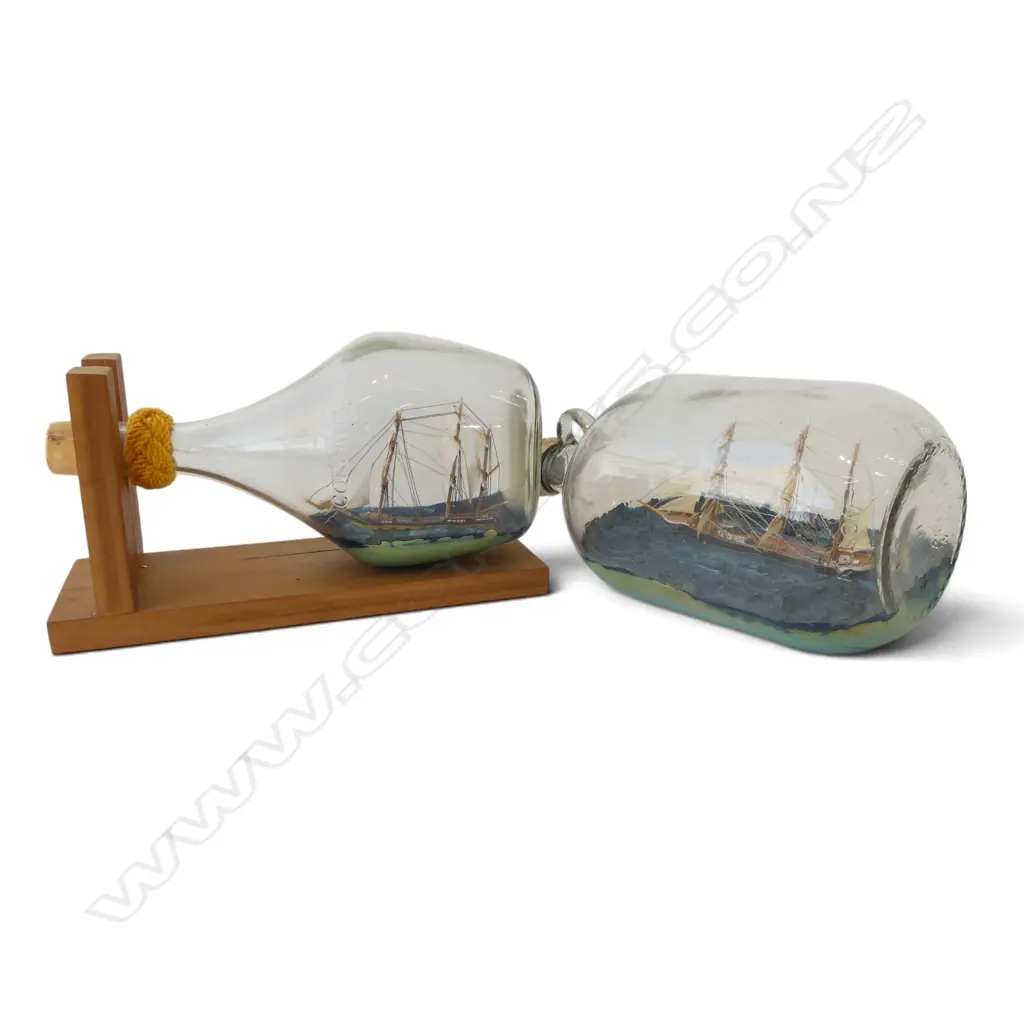 2 SHIPS IN THE BOTTLE one on stand L.325mm Image 1++
