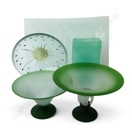 5 PCES ART GLASS, SOME JENNY MCLEOD, TRAY W.540mm