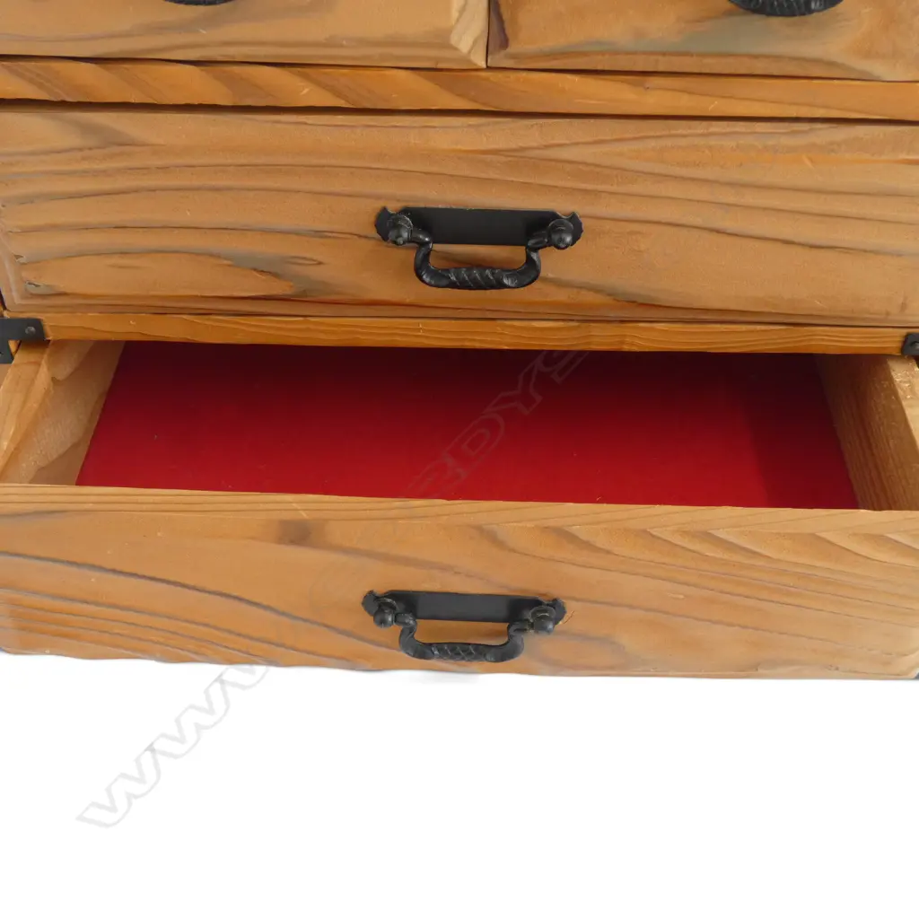 ORIENTAL WOODEN CHEST 300x230x270mm Image 1++