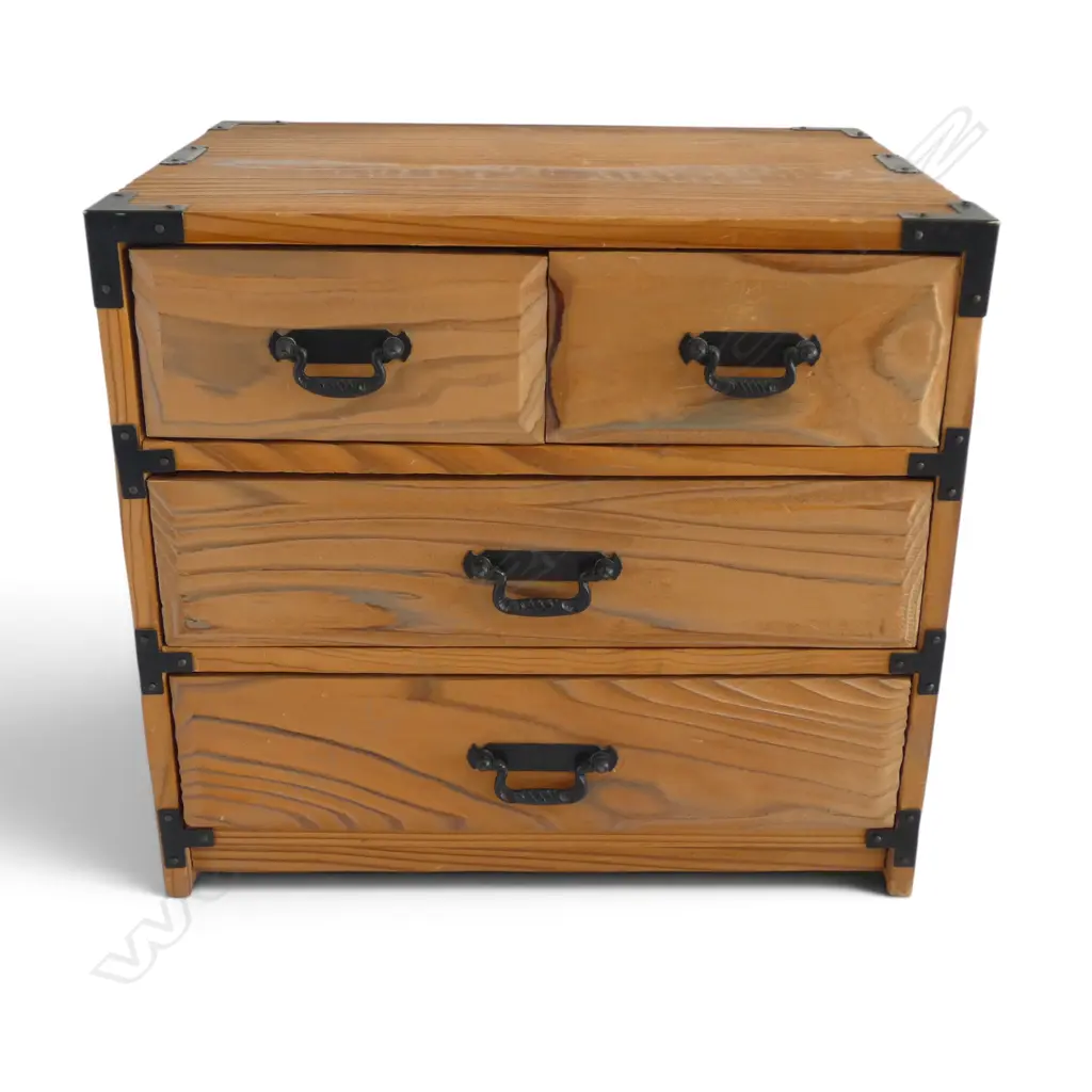 ORIENTAL WOODEN CHEST 300x230x270mm Image 1++