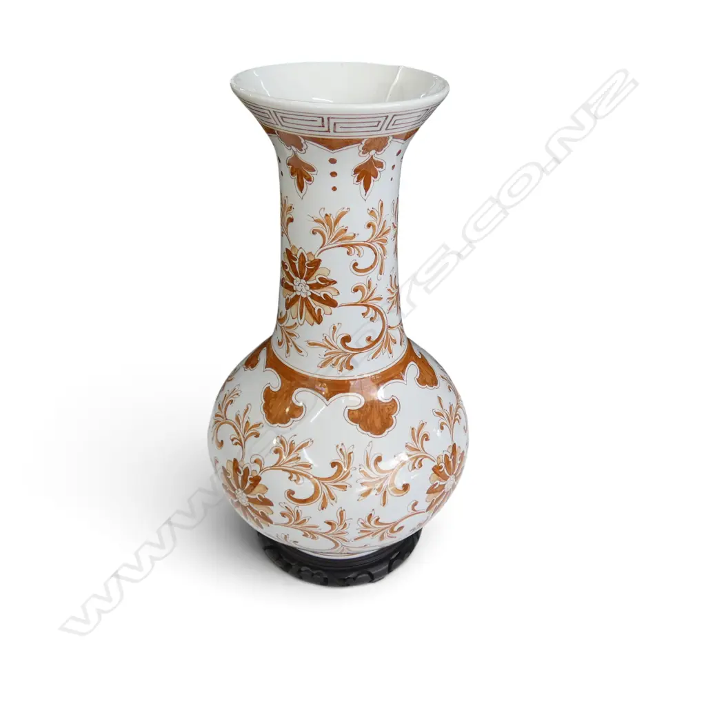 ORIENTAL VASE on wooden stand H.450mm Image 1++