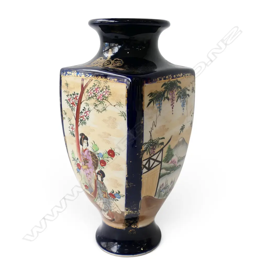 JAPANESE SATSUMA VASE, SIGNED TO BASE H.300mm Image 1++