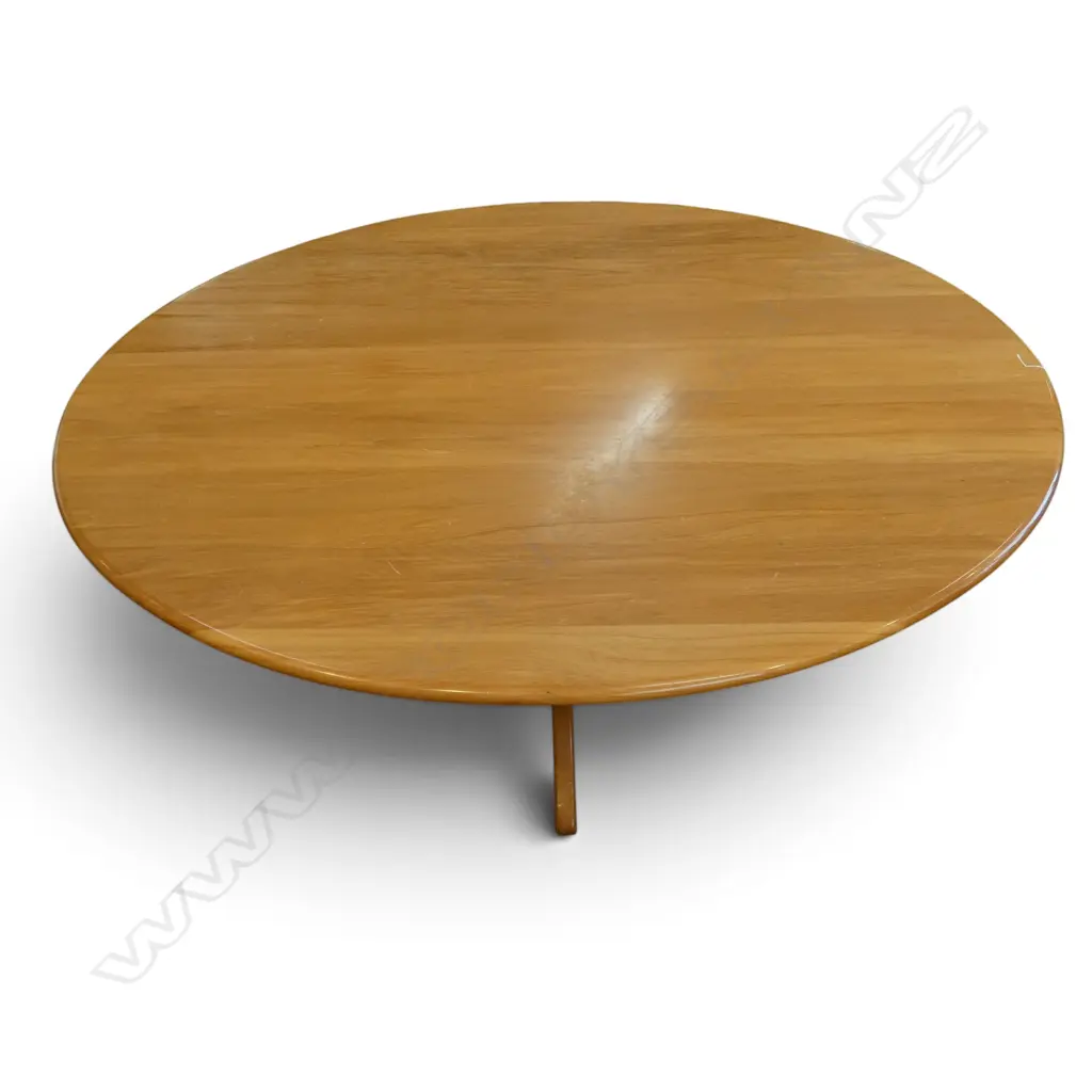 OVAL RIMU DINING TABLE 1630x1200x730mm Image 1++