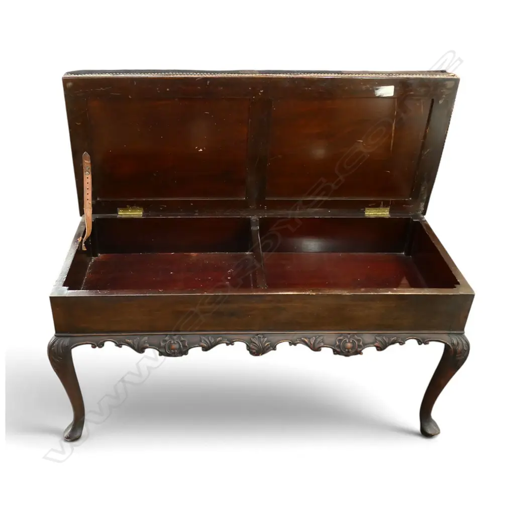 LONG STOOL w. EMBROIDERED UPHOLSTERY & HINGED TOP W.940mm Image 1++