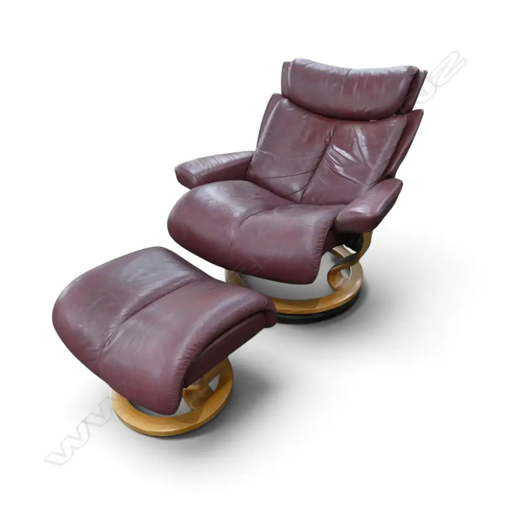 EKORNES (NORWAY) LEATHER RECLINER w. FOOTREST H.1060mm Image 1++