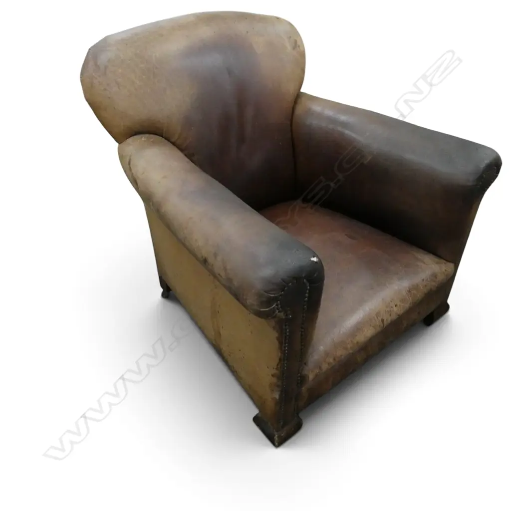 ANTIQUE LEATHER CLUB CHAIR leather needs attention H.860mm Image 1++