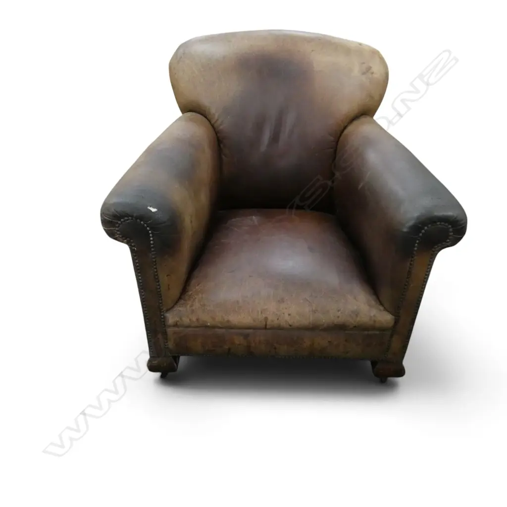 ANTIQUE LEATHER CLUB CHAIR leather needs attention H.860mm Image 1++